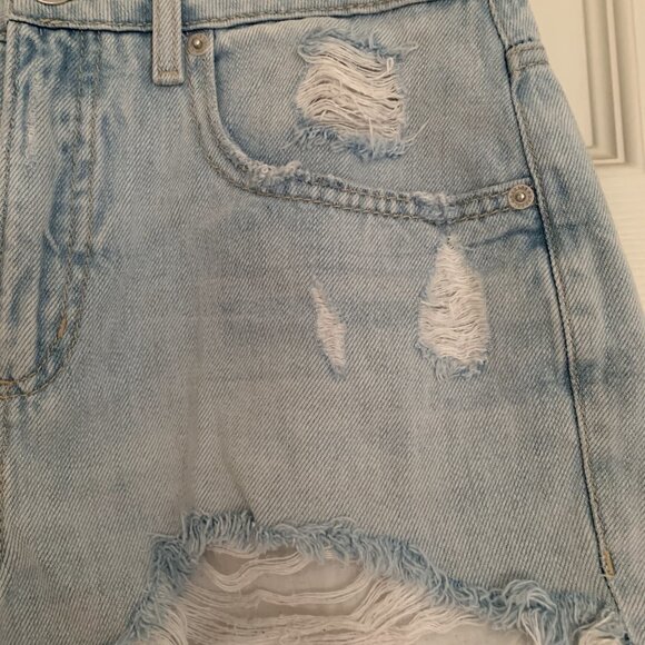 Distressed Denim Shorts - Picture 2 of 5